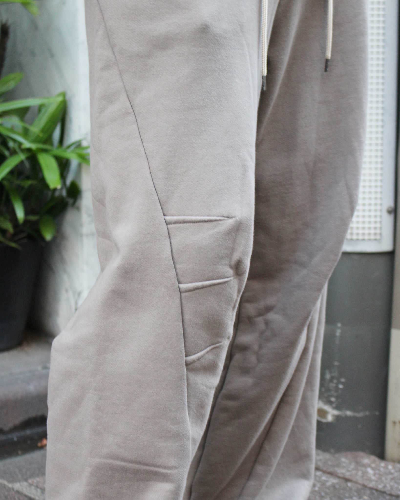 Nasngwam. ナスングワム / DRAPING SWEAT PANTS ドレーピングスウェットパンツ (Lt.OLIVE ライトオリーブ)