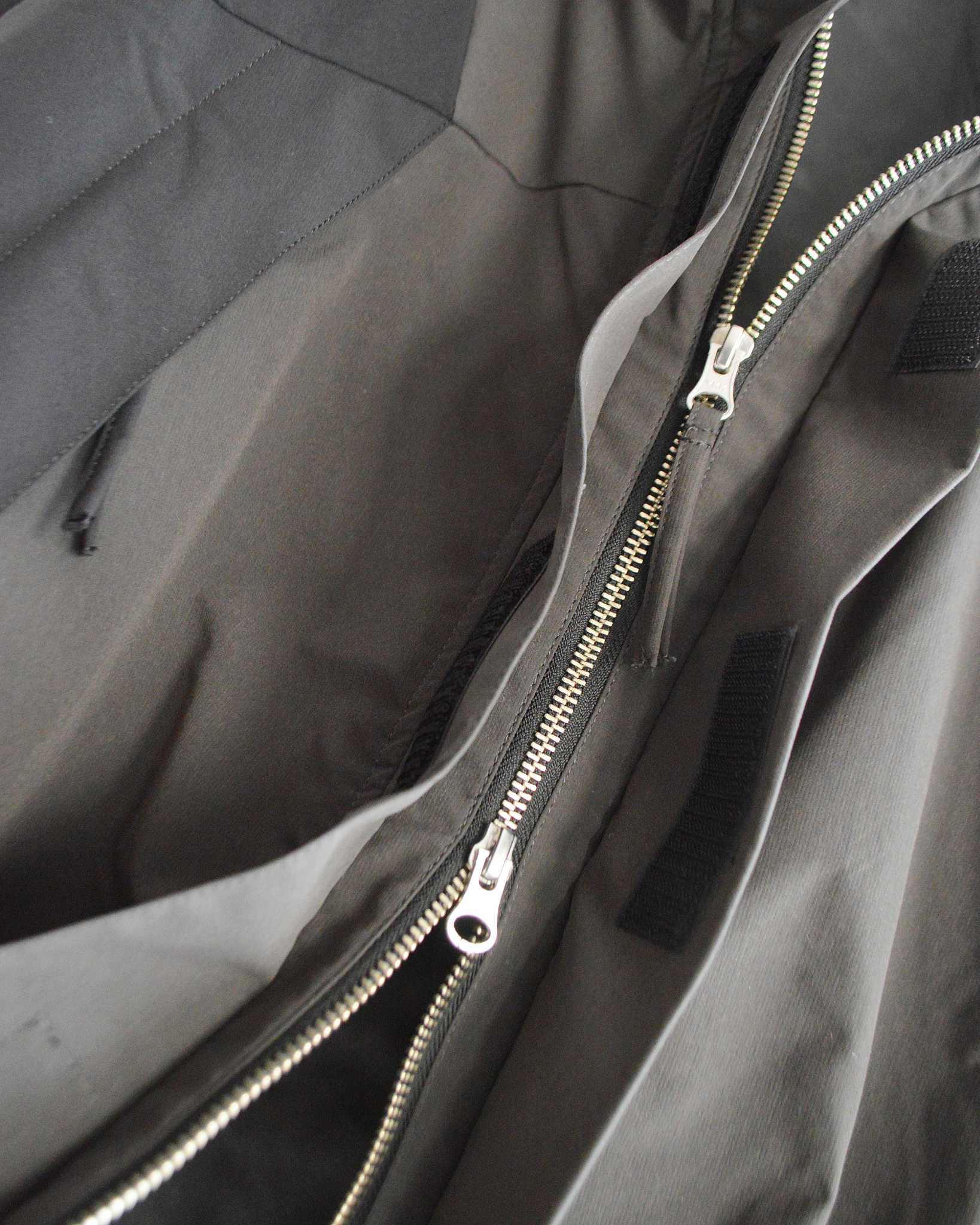 BASISBROEK バージスブルック / MONTN (CHARCOAL×BLACK チャコールブラック)