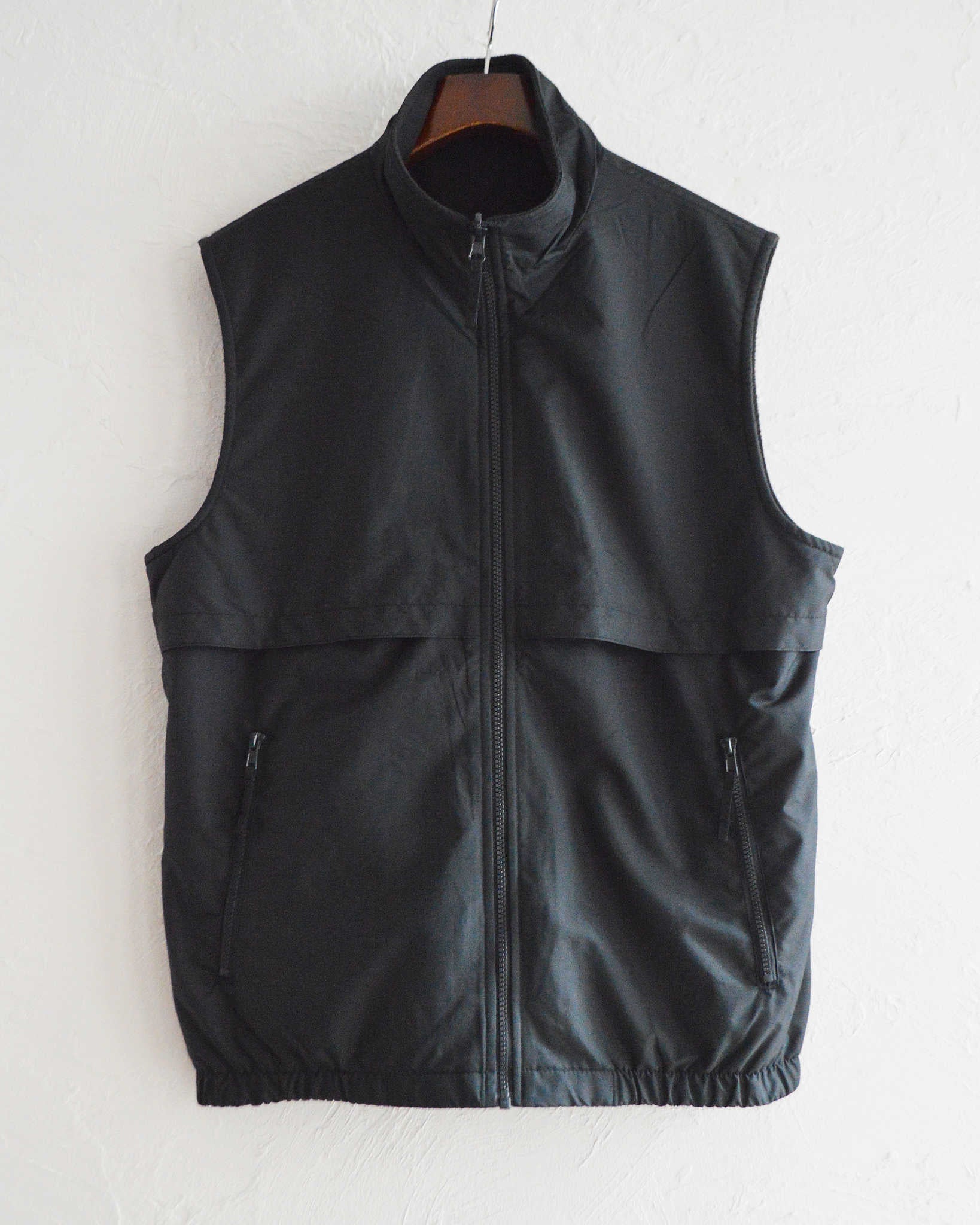 PORT AUTHORITY ポートオーソリティ / REVERSIBLE CHARGER VEST リバーシブルチェンジャーベスト (TRUE BLACK トゥルーブラック)