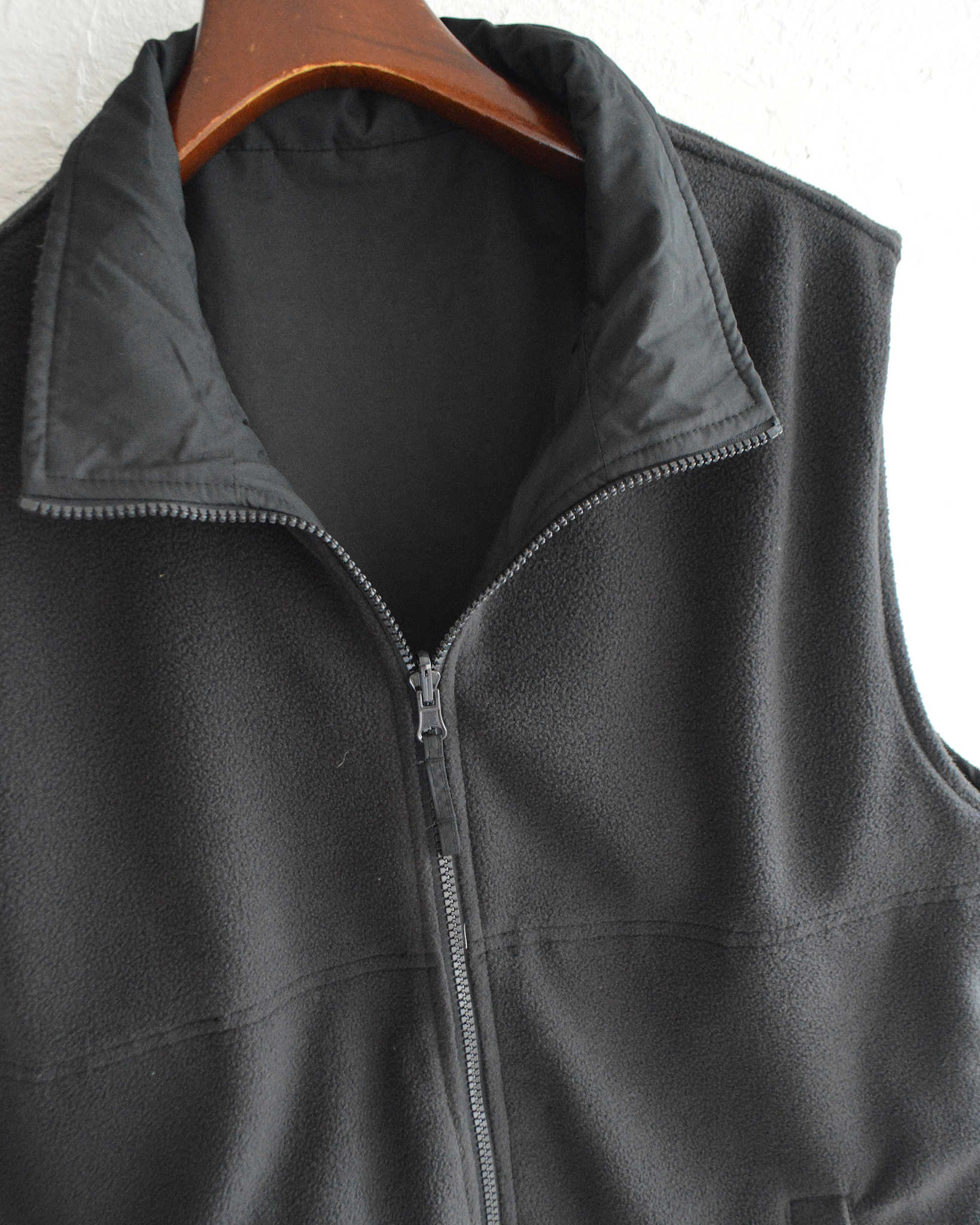 PORT AUTHORITY ポートオーソリティ / REVERSIBLE CHARGER VEST リバーシブルチェンジャーベスト (TRUE BLACK トゥルーブラック)