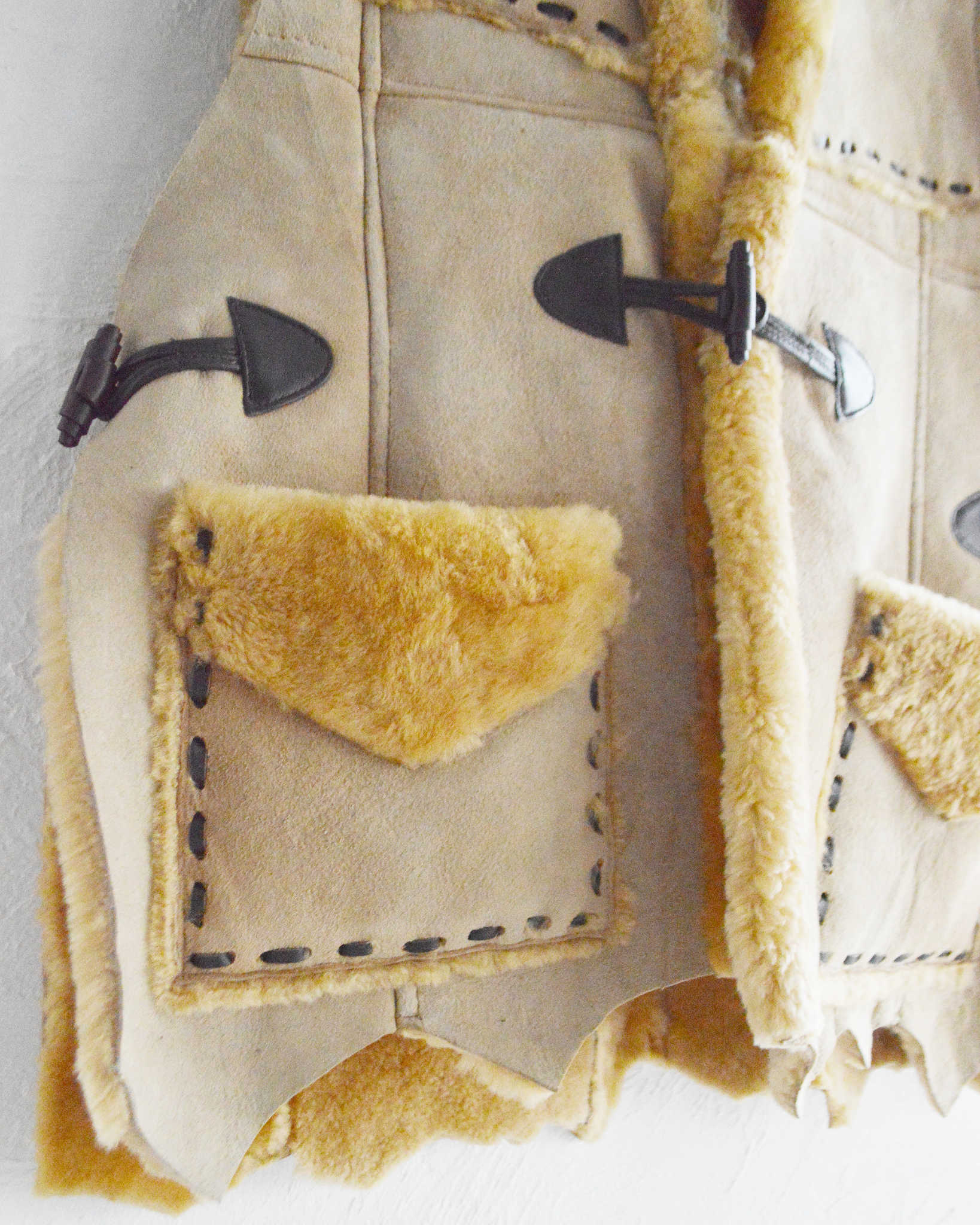 Nasngwam. ナスングワム / IGLLO MOUTON VEST イグルームートンベスト Msize (CAMEL キャメル)