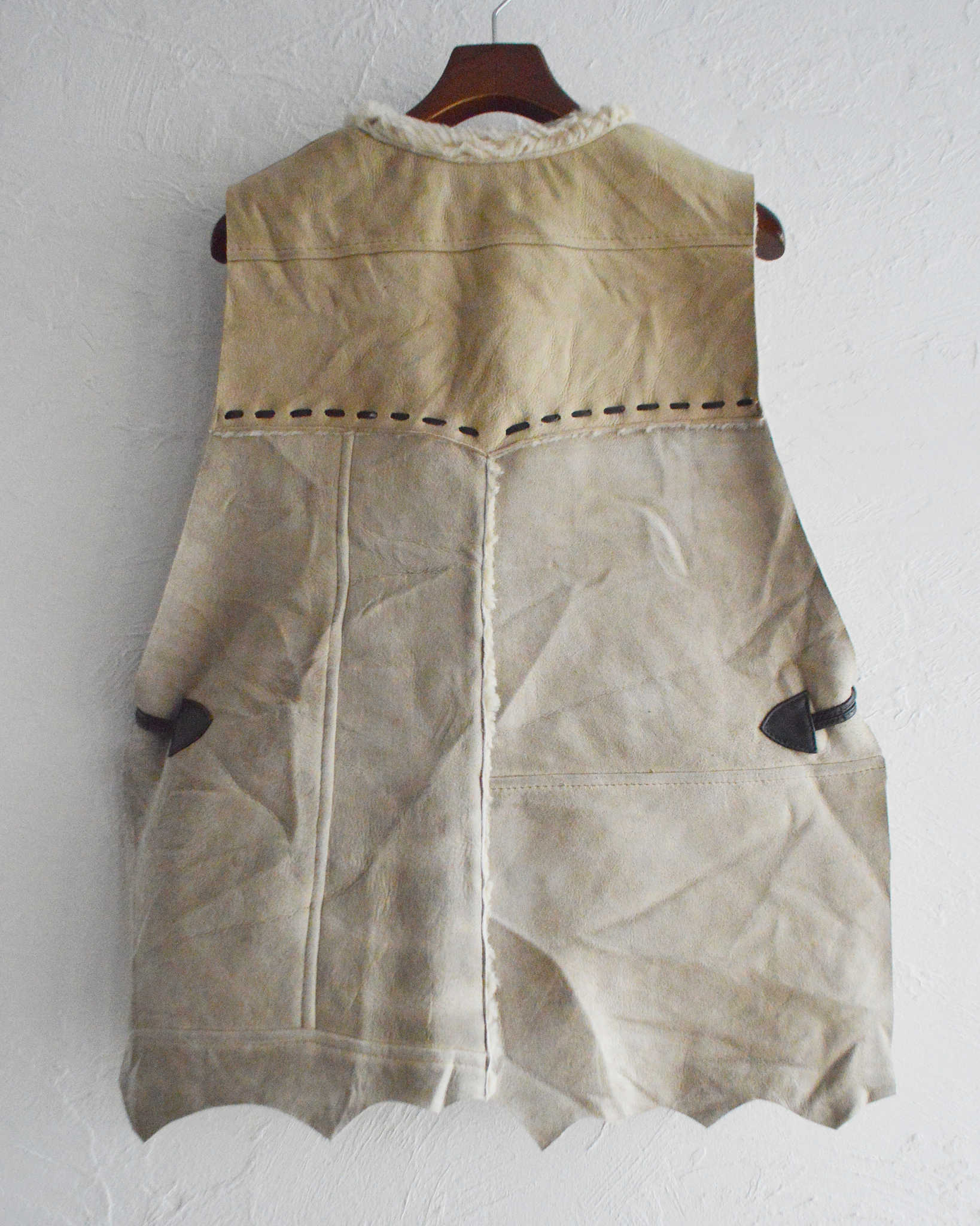 Nasngwam. ナスングワム / IGLLO MOUTON VEST イグルームートンベスト Msize (CAMEL キャメル)