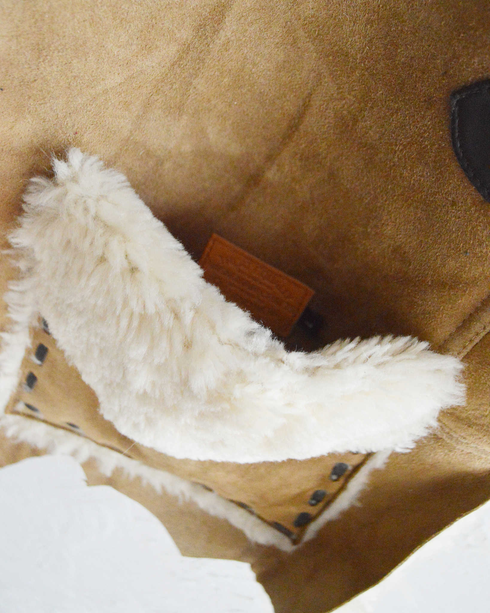 Nasngwam. ナスングワム / IGLLO MOUTON VEST イグルームートンベスト Lsize (CAMEL キャメル)