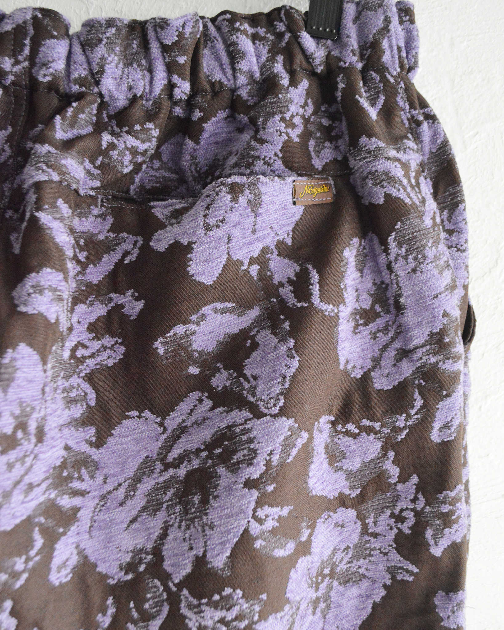 Nasngwam. ナスングワム / CHELSEA EASY PANTS チェルシーイージーパンツ (BROWN ブラウン)