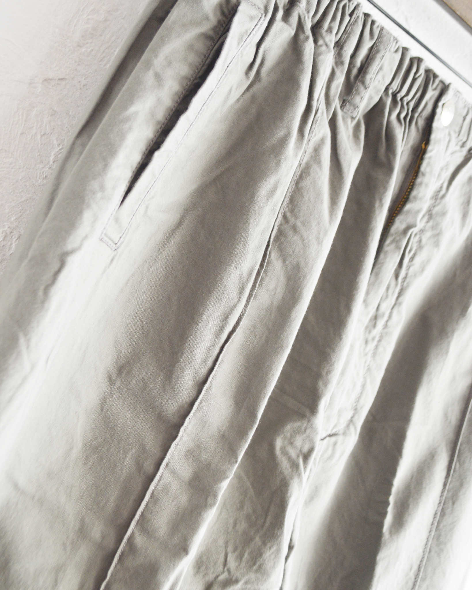 NECESSARY or UNNECESSARY ネセサリーオアアンネセサリー N.O.UN ナウン  / PIN TUCK PANTS ピンタックパンツ (GRAY グレー)