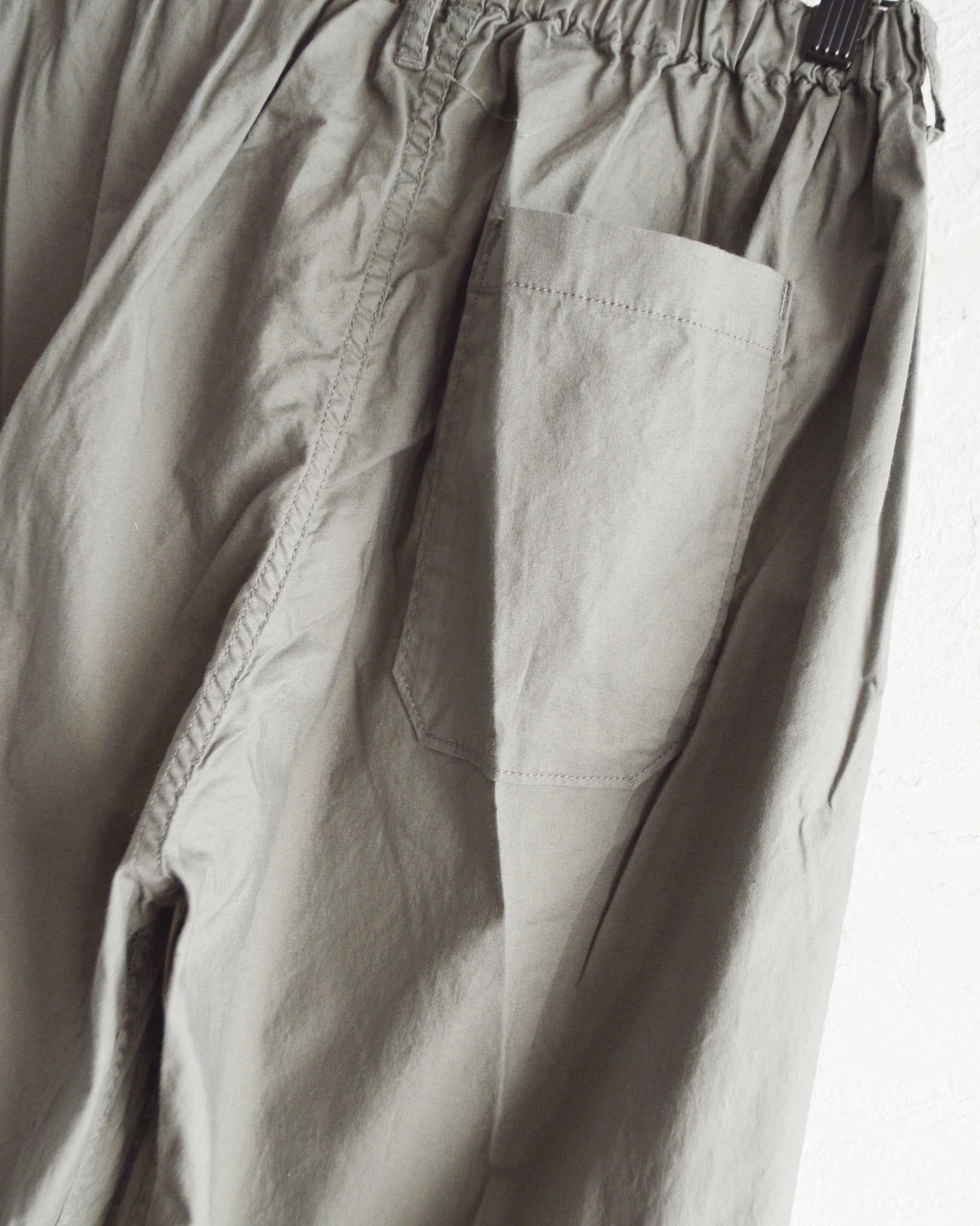 NECESSARY or UNNECESSARY ネセサリーオアアンネセサリー N.O.UN ナウン  / PIN TUCK PANTS ピンタックパンツ (GRAY グレー)