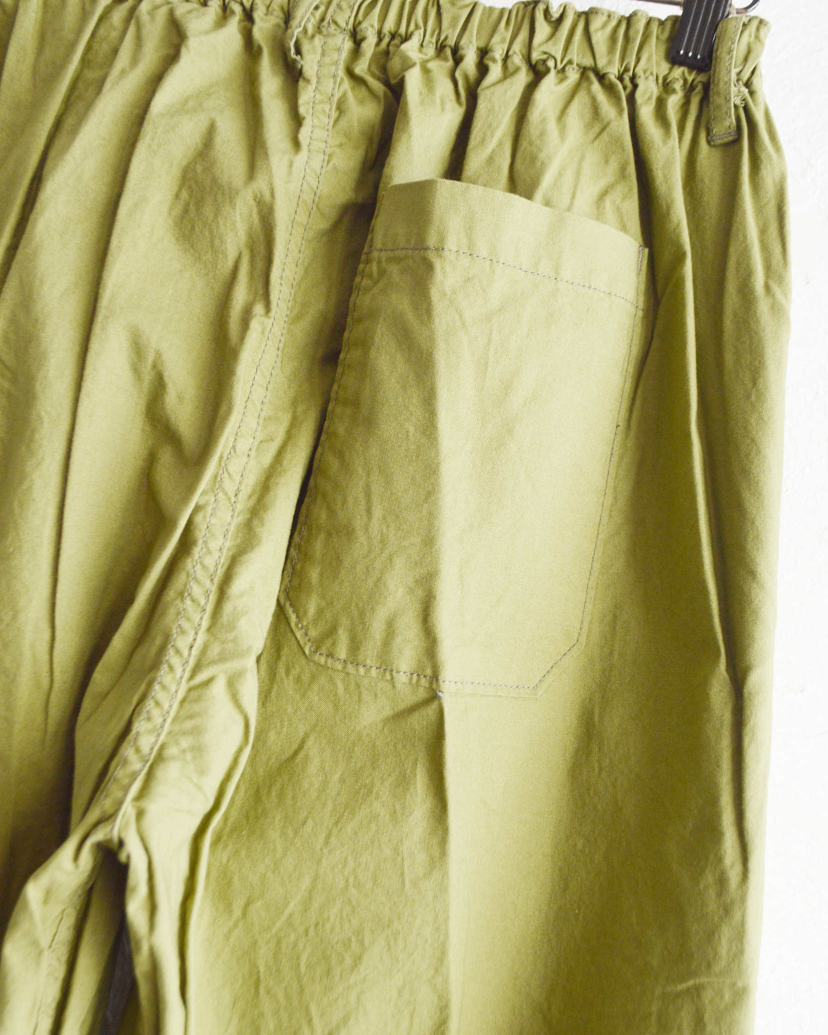 necessary or unnecessary ネセサリーオアアンネセサリー N.O.UN ナウン  / PIN TUCK PANTS ピンタックパンツ (OLIVE オリーブ)