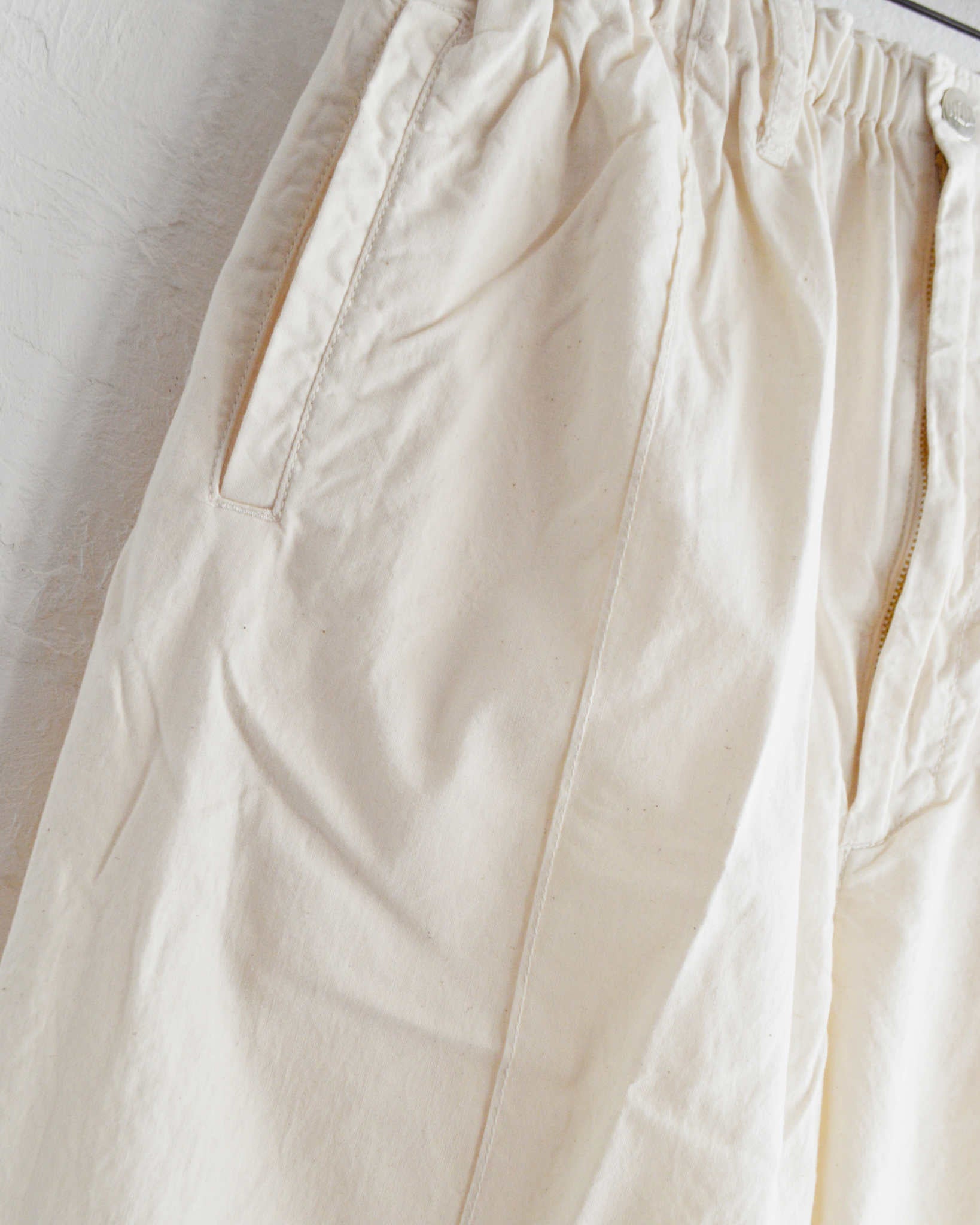 NECESSARY or UNNECESSARY ネセサリーオアアンネセサリー N.O.UN ナウン  / PIN TUCK PANTS ピンタックパンツ (NATURAL ナチュラル)