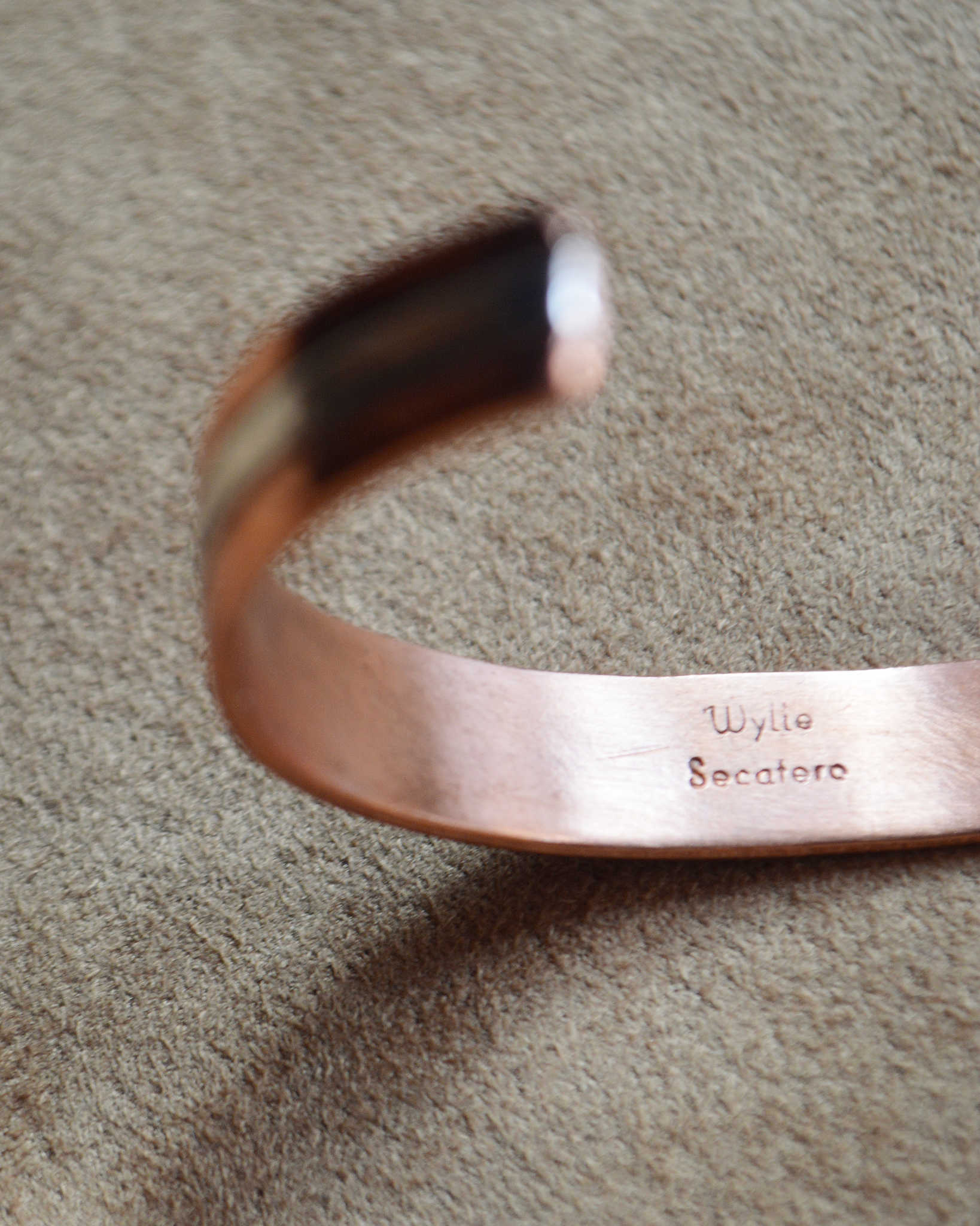 Indian jewelry インディアンジュエリー / Navajo BANGLE ナバホバングル (Wylie Secatero ワイルセカテロ)