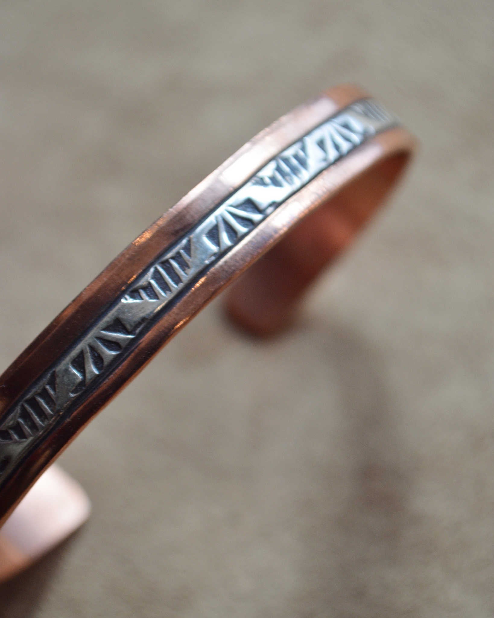 Indian jewelry インディアンジュエリー / Navajo BANGLE ナバホバングル (Wylie Secatero ワイルセカテロ)