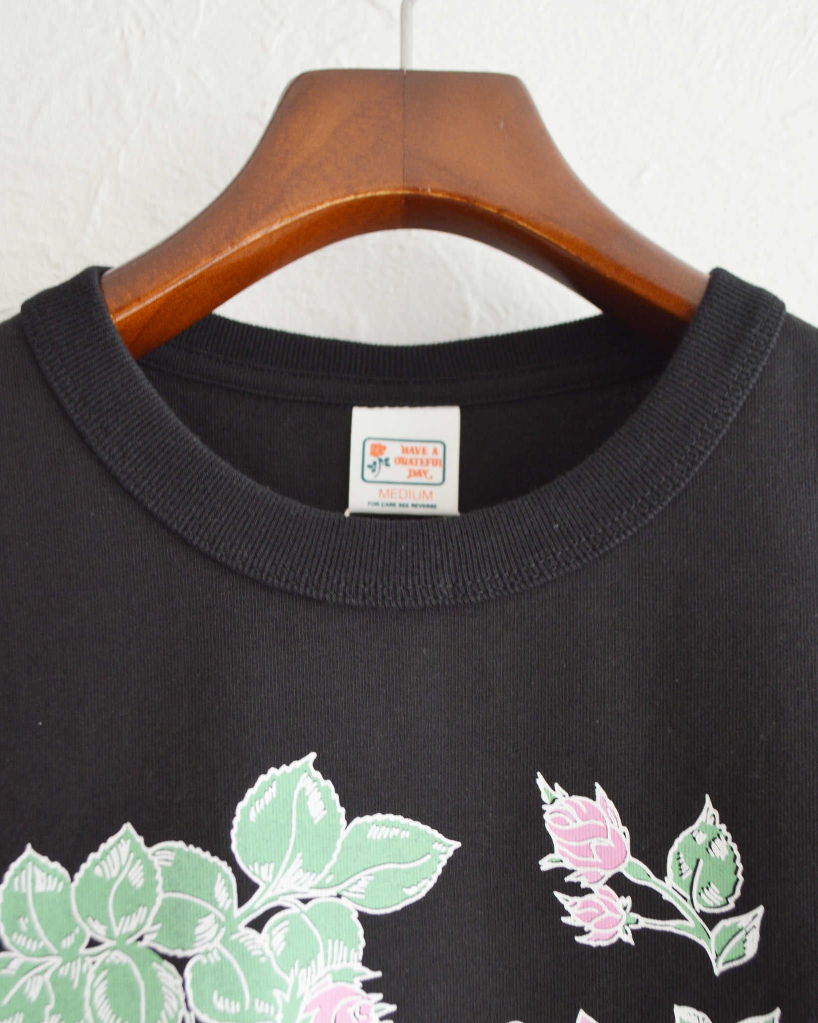 HAVE A GRATEFUL DAY ハブアグレイトフルデイ / T-SHIRT -SO MANY ROSES ティーシャツソーメニーローズ (BLACK/PURPLE ブラックパープル)