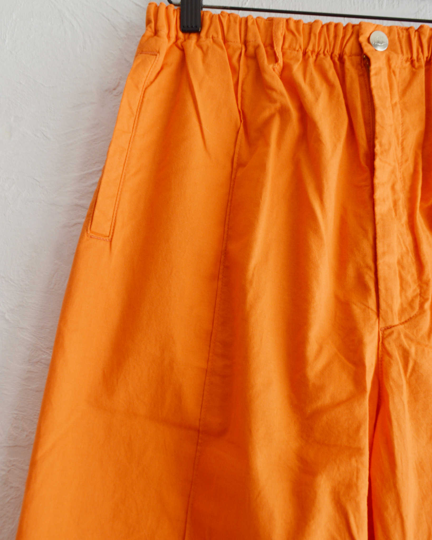 NECESSARY or UNNECESSARY ネセサリーオアアンネセサリー N.O.UN ナウン  / PIN TUCK PANTS ピンタックパンツ (ORANGE オレンジ)