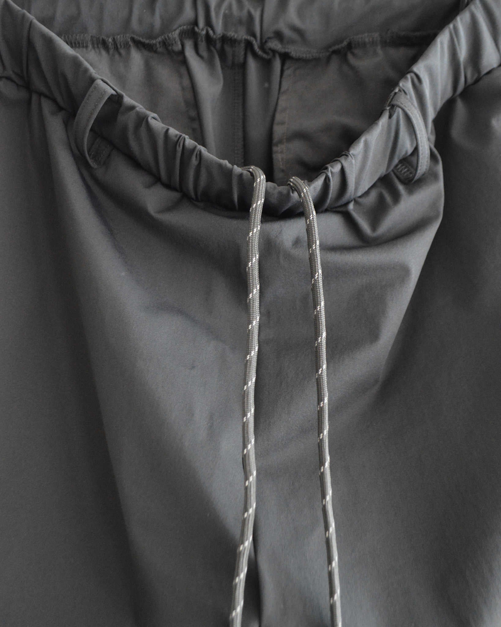 modemdesign モデムデザイン / Functional drawstring pants ファンクショナルドローストリングパンツ (BLACK ブラック)