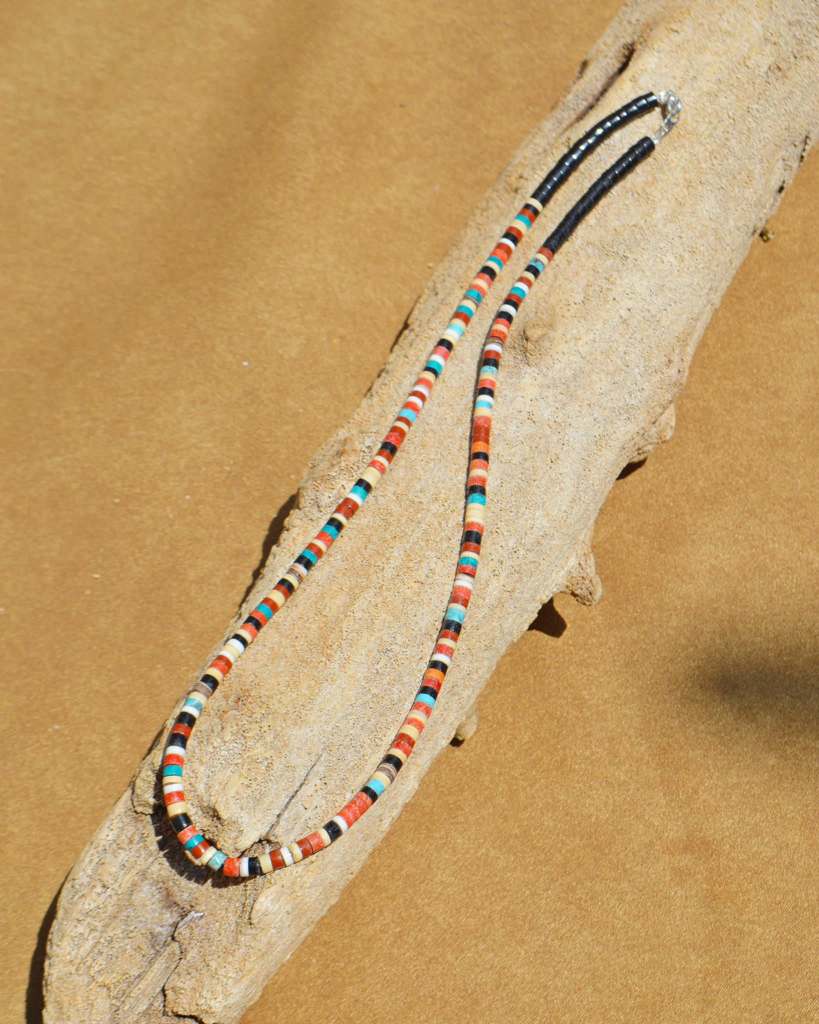Indian jewelry インディアンジュエリー / Santo domigo Heishi Necklace サントドミンゴヒシネックレス (Dorene Calabaza ドレイン・カラバザ)