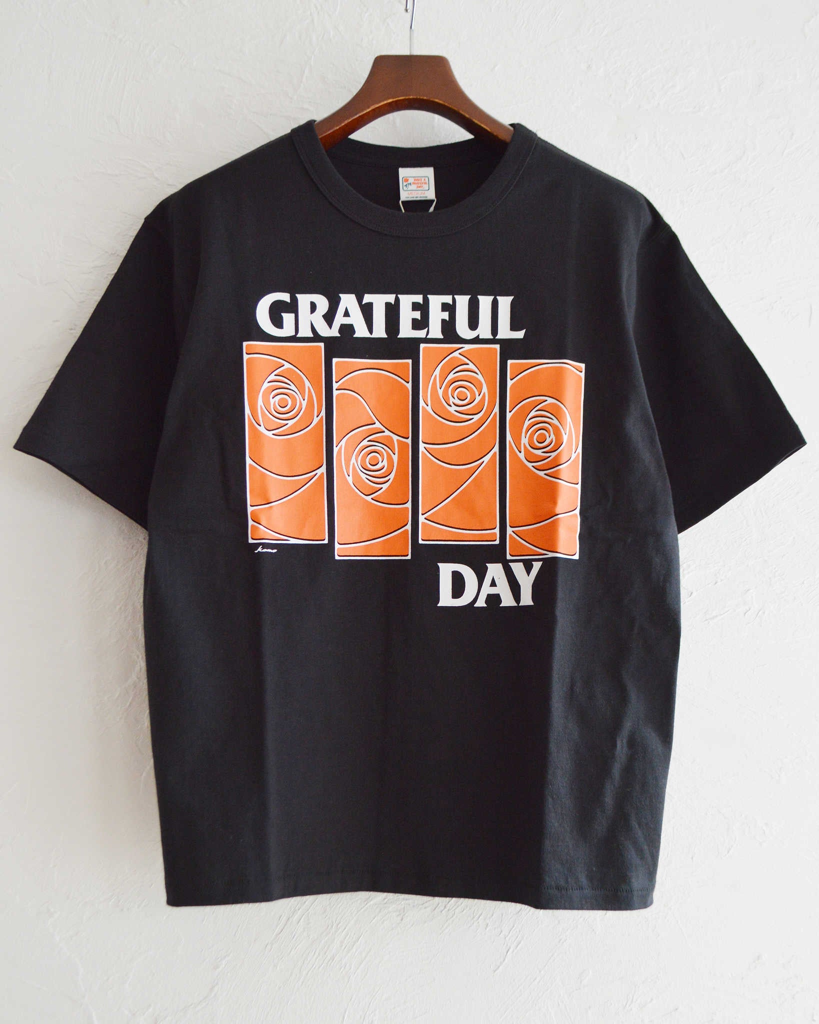 HAVE A GRATEFUL DAY ハブアグレイトフルデイ / T-SHIRT -ROSE FLAG ティーシャツローズフラッグ (BLACK ブラック)