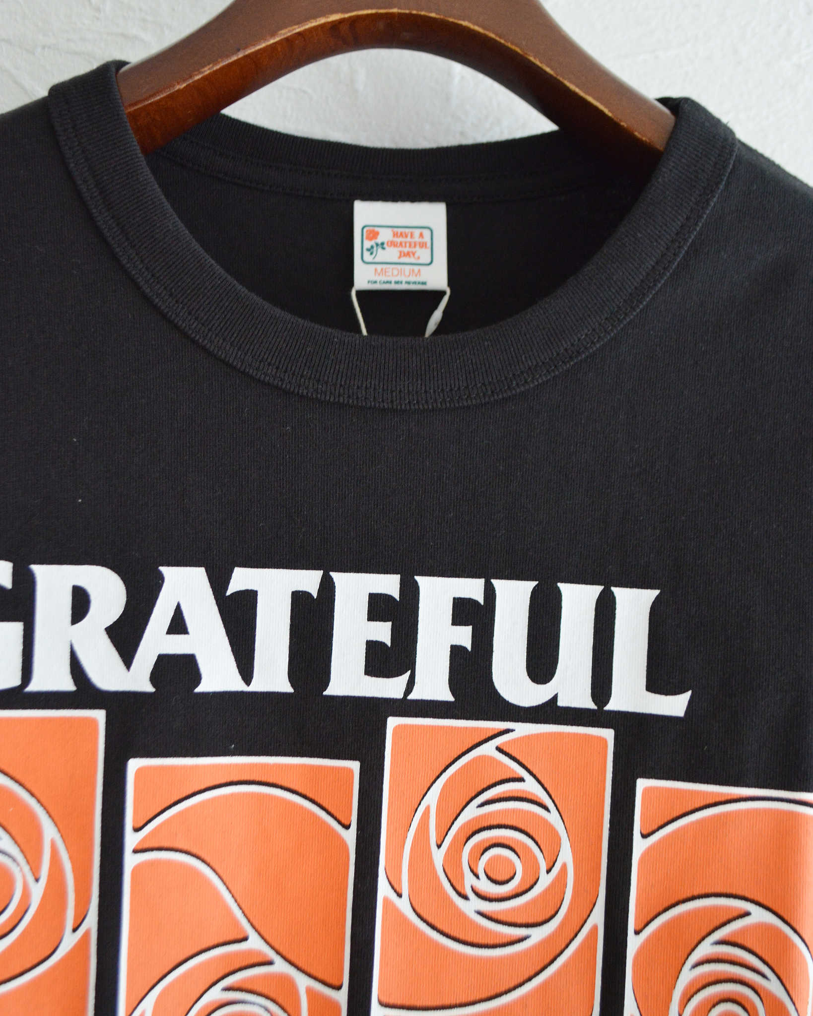 HAVE A GRATEFUL DAY ハブアグレイトフルデイ / T-SHIRT -ROSE FLAG ティーシャツローズフラッグ (BLACK ブラック)