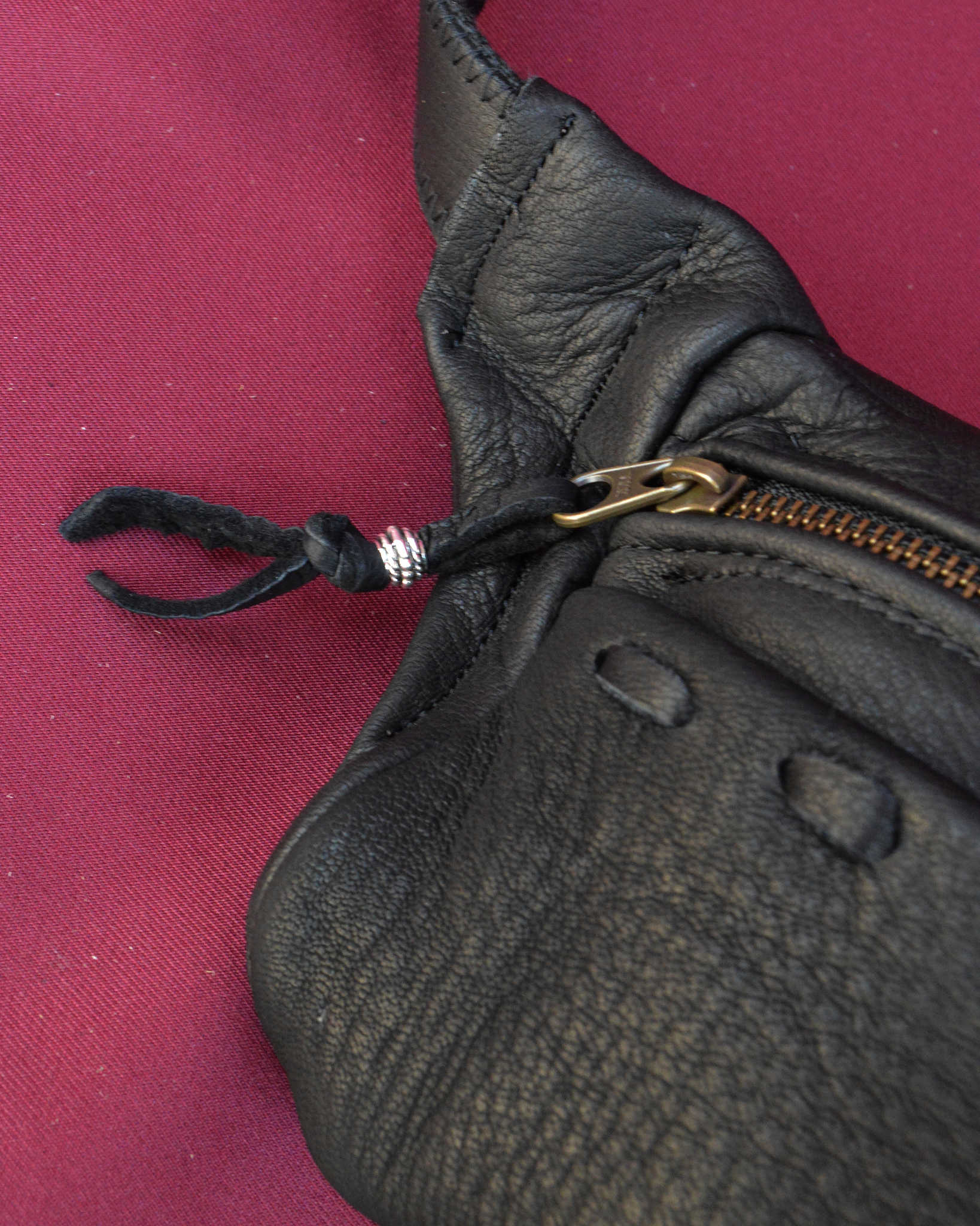 Nasngwam.×EARLYMORNINGS ナスングワム アーリーモーニング / DEERSKIN BODY BAG ディアスキンボディバッグ (BLACK ブラック)