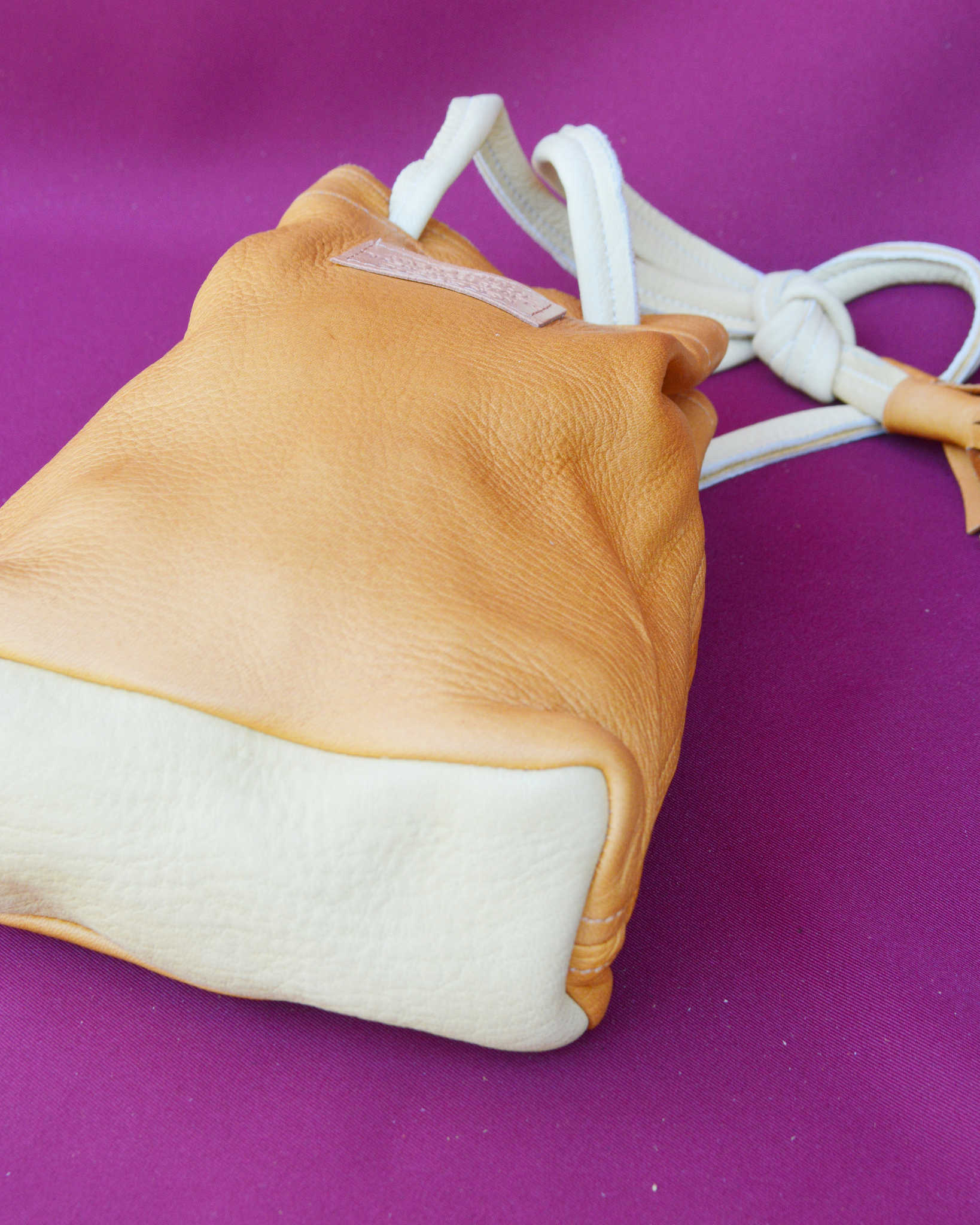 Nasngwam.×EARLYMORNINGS ナスングワム アーリーモーニング / DEERSKIN WHISKY BAG ディアスキンウイスキーバッグ (CAMEL キャメル)
