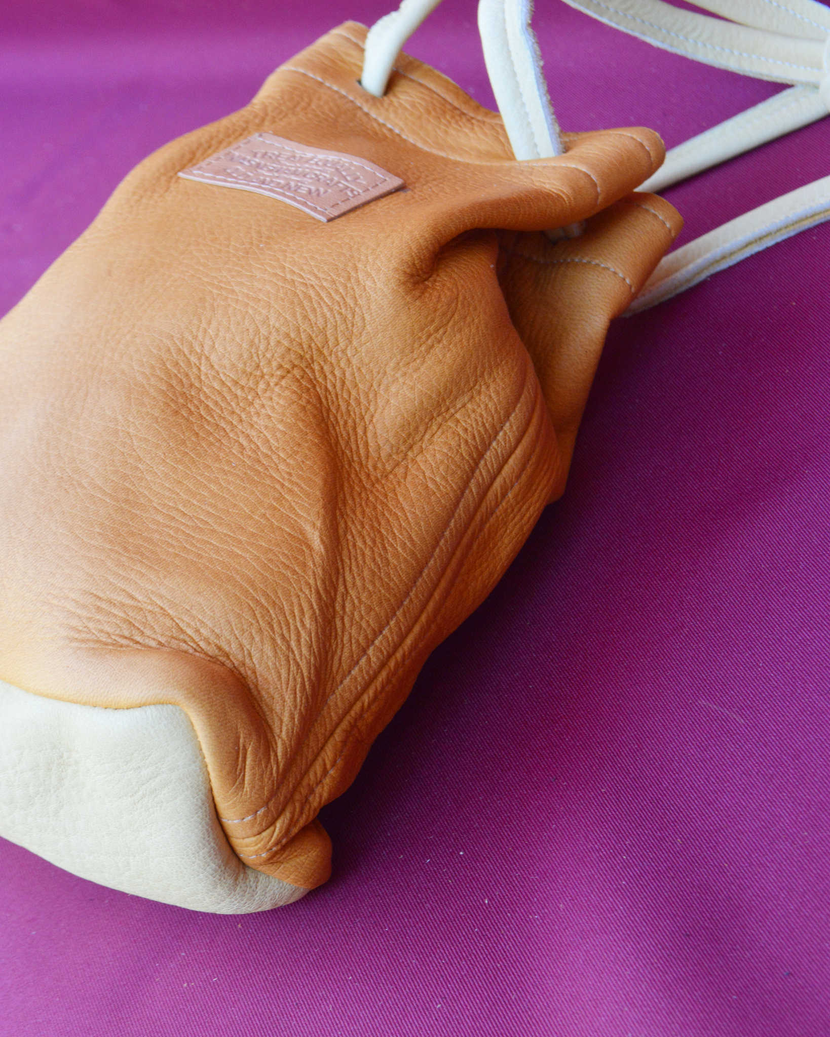Nasngwam.×EARLYMORNINGS ナスングワム アーリーモーニング / DEERSKIN WHISKY BAG ディアスキンウイスキーバッグ (CAMEL キャメル)