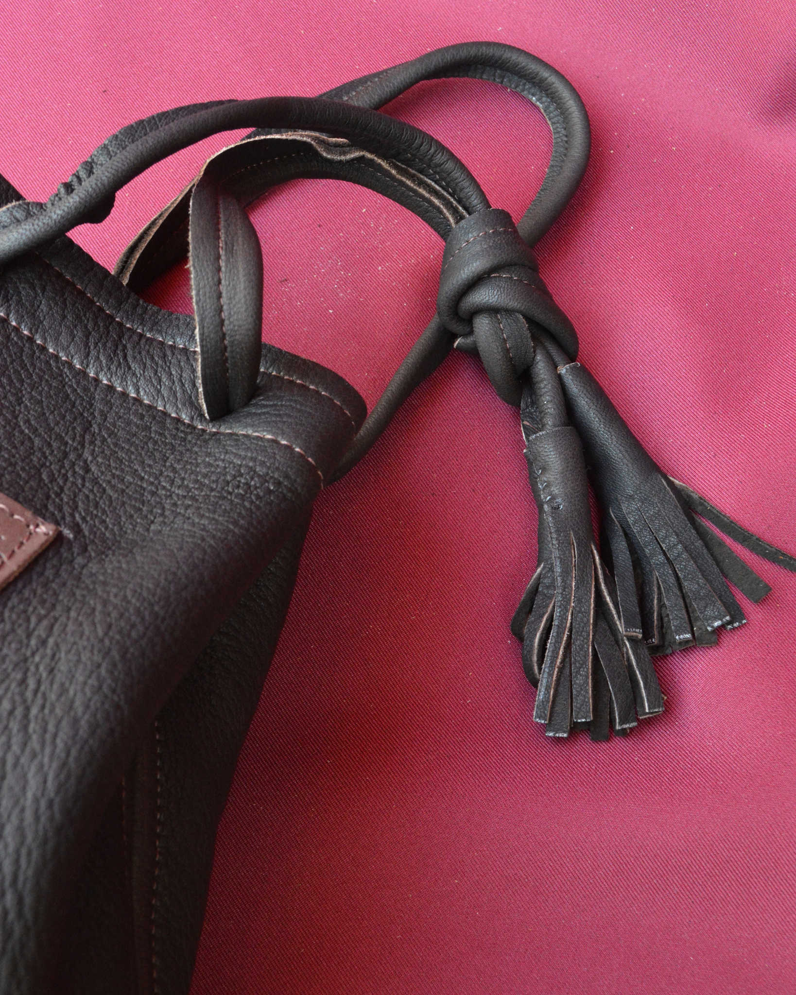 Nasngwam.×EARLYMORNINGS ナスングワム アーリーモーニング / DEERSKIN WHISKY BAG ディアスキンウイスキーバッグ (CHOCOLATE チョコレート)