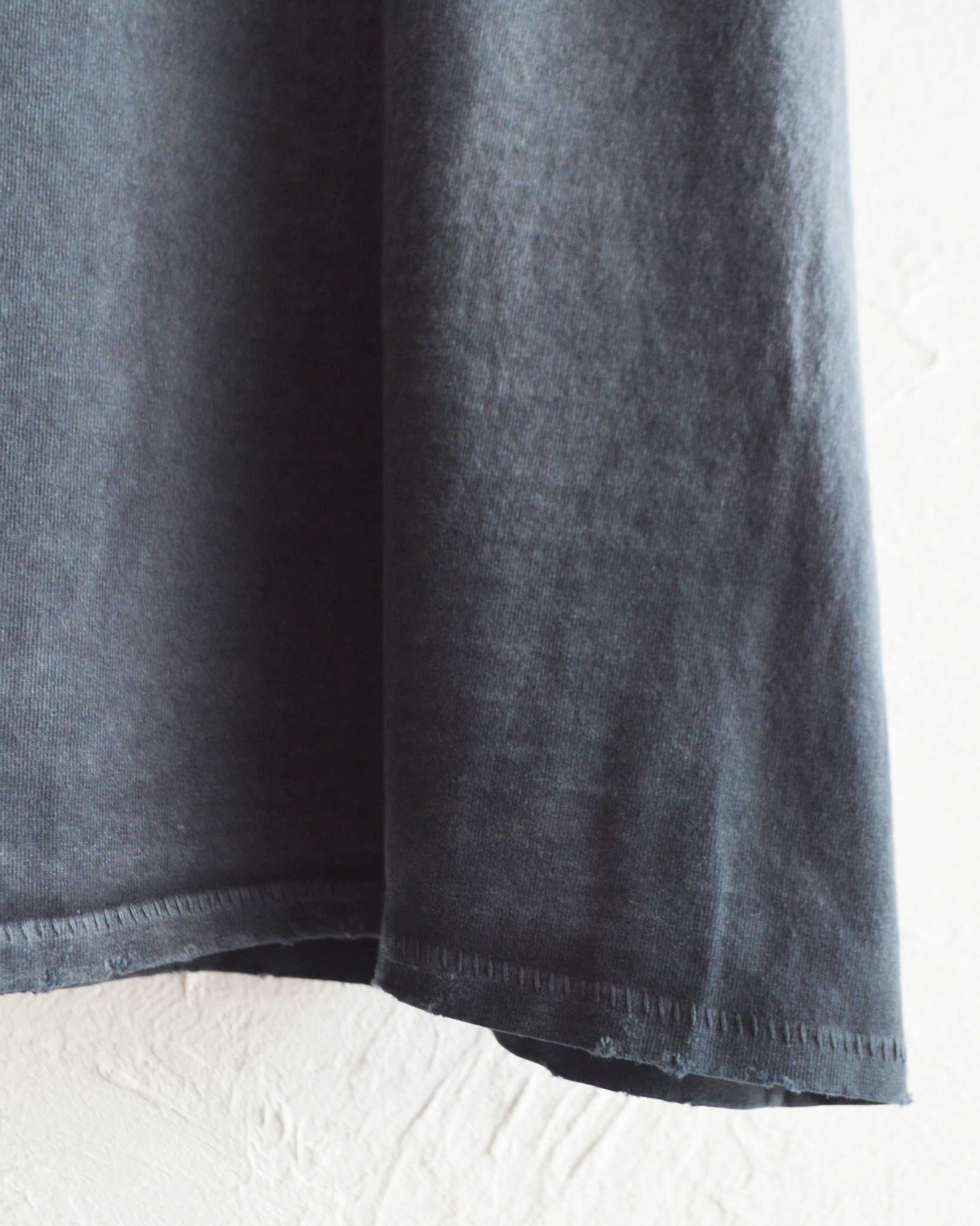 MOOJIMOOJI ムージームージー / OVERSIZE CROP T-SHIRTS AGED オーバーサイズドクロップティーシャツエイジド (BLACK ブラック)