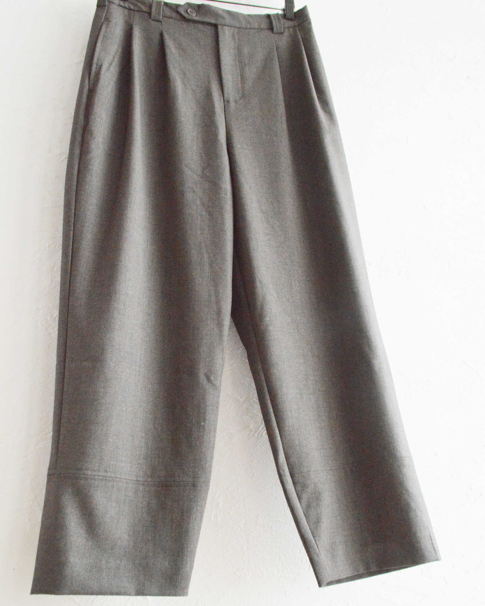 modemdesign モデムデザイン / TWO TUCK STANDARD PANTS ツータックスタンダードパンツ (BROWN ブラウン)