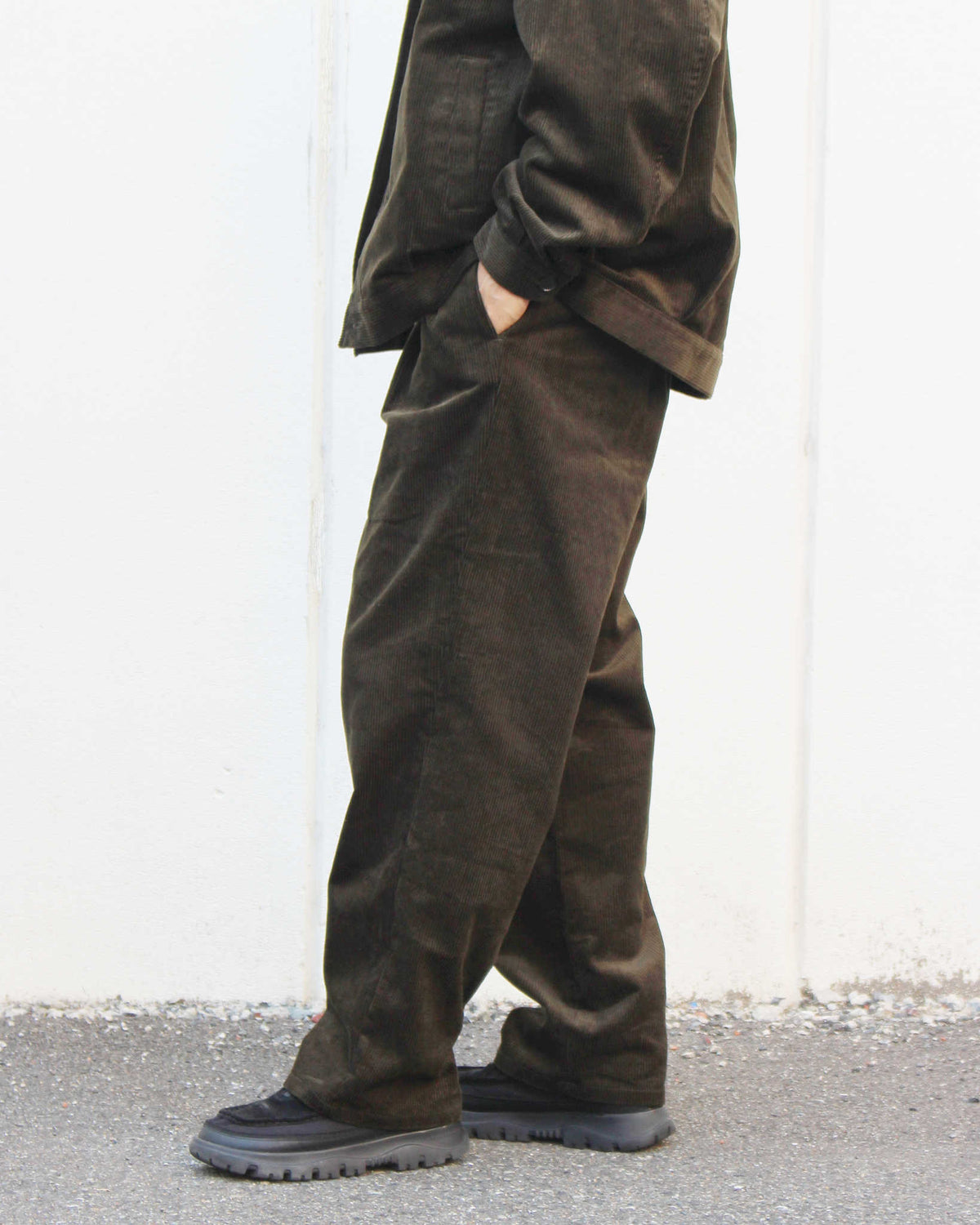 LAMOND ラモンド / CORDUROY STANDARD WIDE PANTS コーデュロイスタンダードワイドパンツ (DARK MOSS ダークモス)