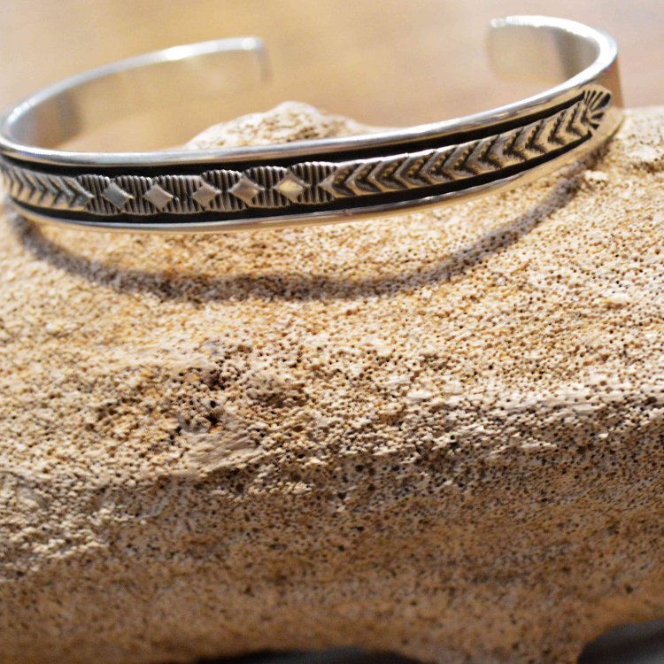 indian jewelry インディアンジュエリー / Navajo BANGLE ナヴァホバングル（BRUCE MORGAN ブルースモーガン）