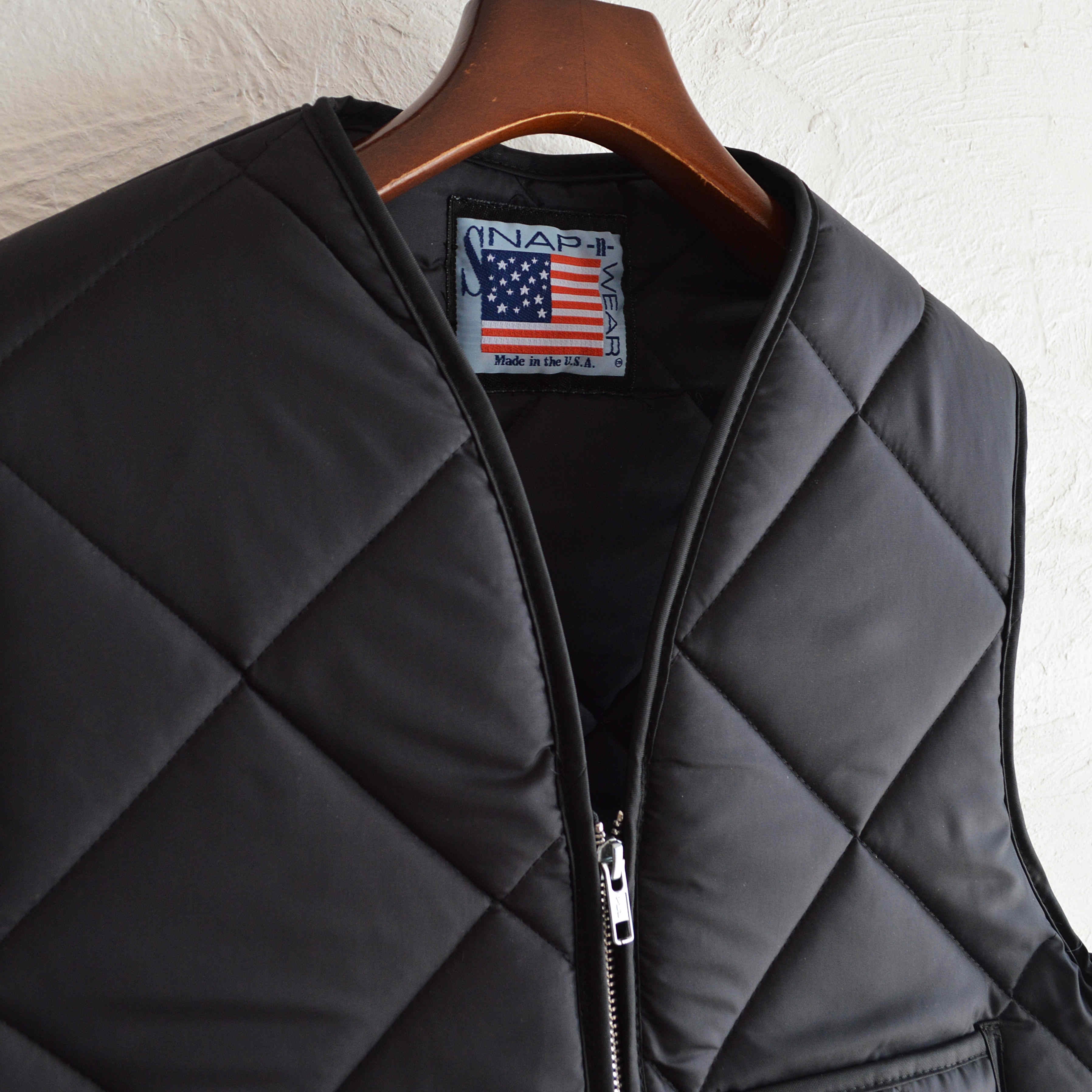 SNAP' N' WEAR スナップウェア / Quilted Nylon Vest with Kidney Flap